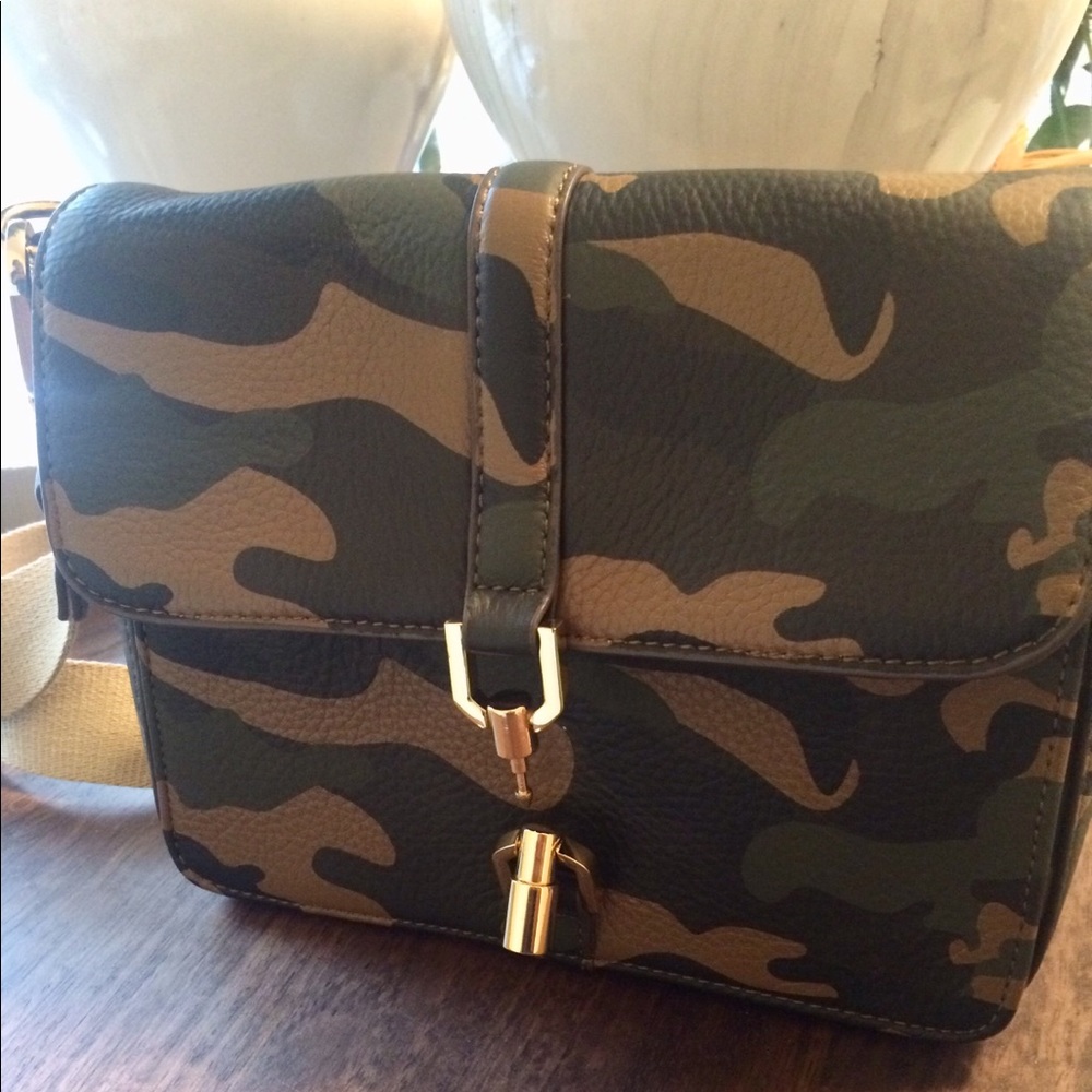 GILI Camo Cowhide Leather Crossbody Bag w/Strap